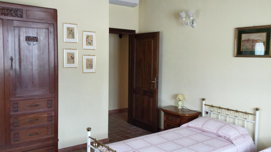 Agriturismo Podere La Cascata Villa มัสซามาริตติมา ภายนอก รูปภาพ